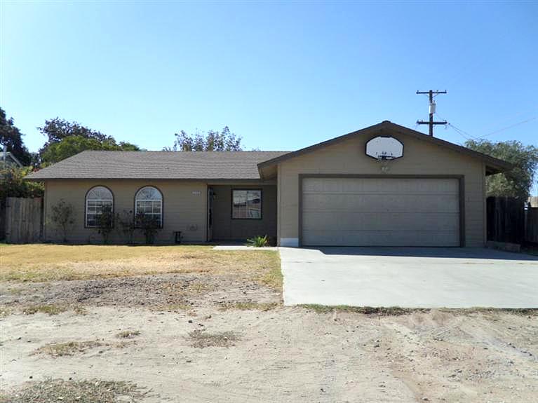 Stathem St, Riverdale, CA 93656 