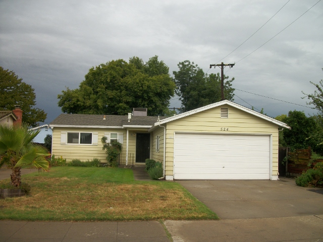524 N Mills Avenue, Lodi, CA 95242 