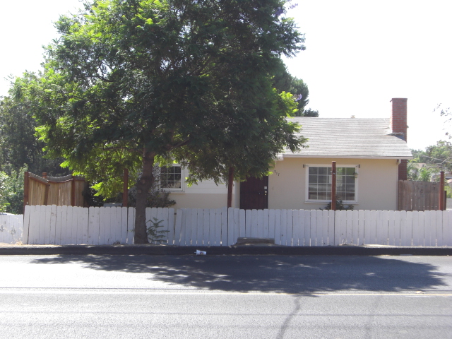 317 East Fallbrook Street, Fallbrook, CA 92028 