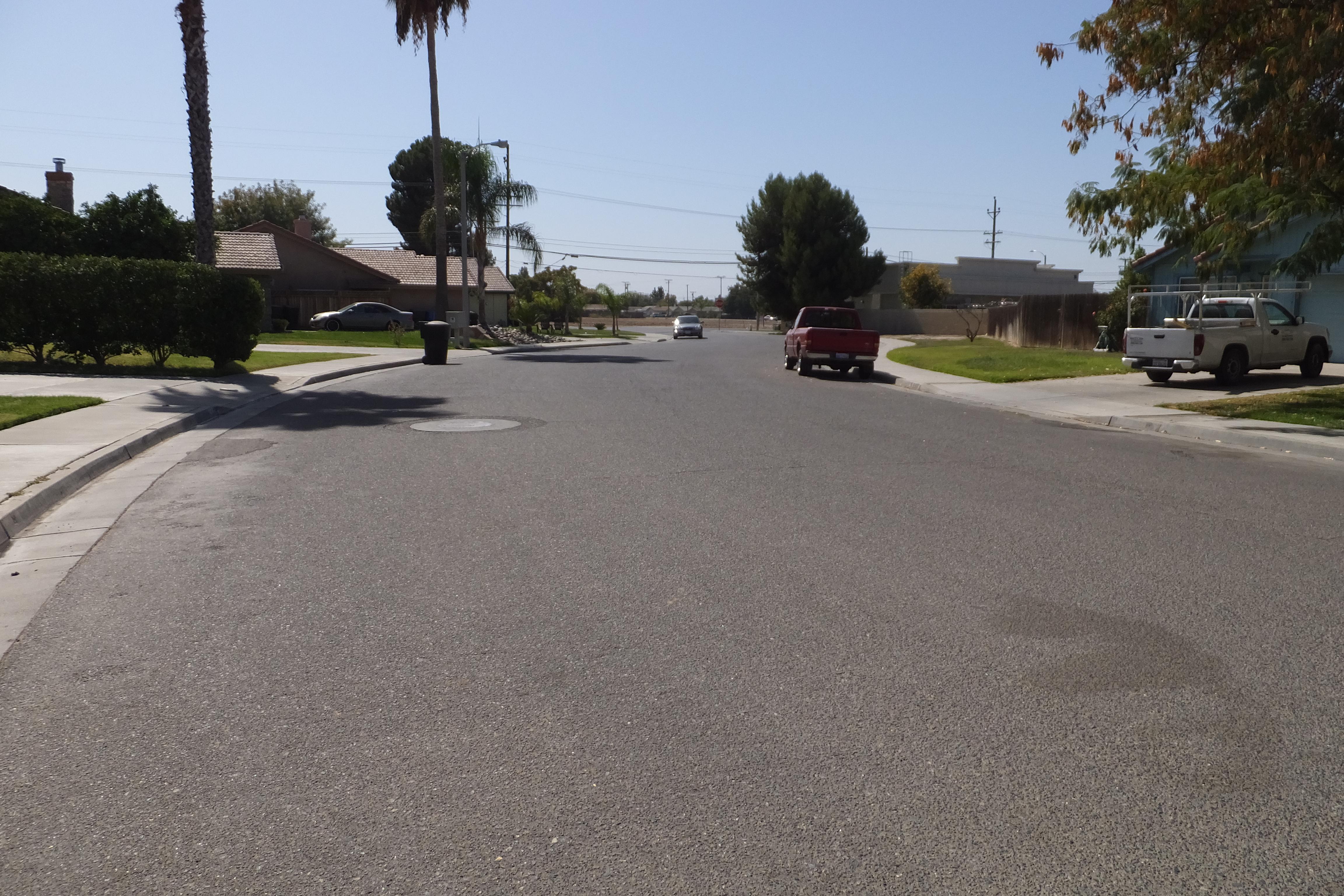 979 Robin Ct, Hanford, CA 93230 