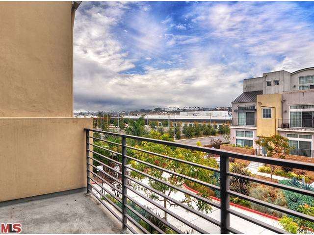 5300 Playa Vista Dr #14, Los Angeles, CA 90094 