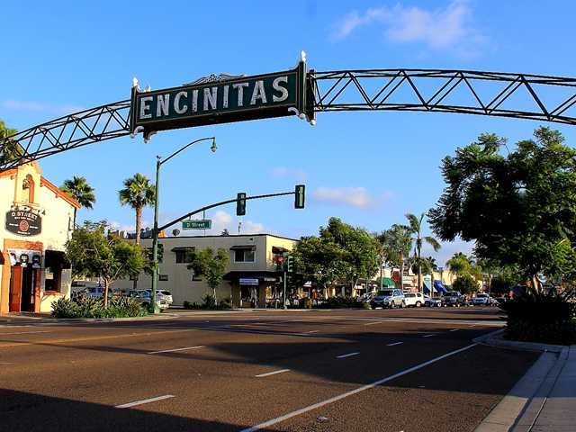 155 Rosebay Dr 28, Encinitas, CA 92024 