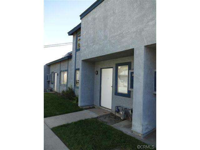 369 N Eucalyptus Ave 32, Rialto, CA 92376 