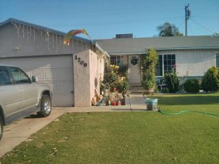 1709 Bradley Ave, Bakersfield, CA 93304 