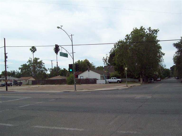 2100 Brundage Ln, Bakersfield, CA 93304 