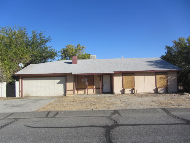 17331 Newmont Avenue, Lancaster, CA 93535 