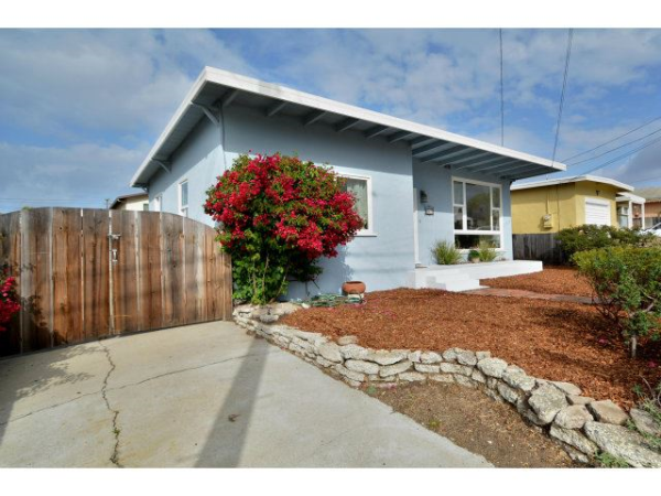 675 Harcourt Av, Seaside, CA 93955 