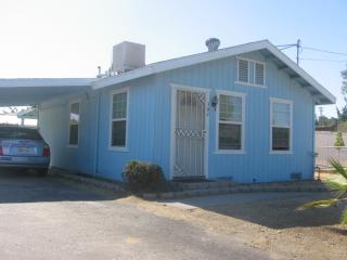 382 Sunnyside Ave, Clovis, CA 93611 