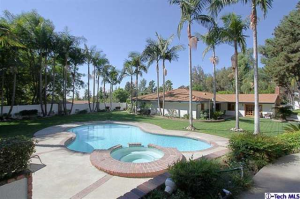 1215 East Palm Street, Altadena, CA 91001 