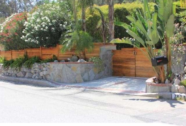 7821 Denivelle Rd, Sunland, AL 91040 