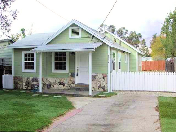 7733 Valmont, Tujunga, CA 91042 