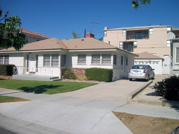 345 W Stocker St, Glendale, CA 91202 