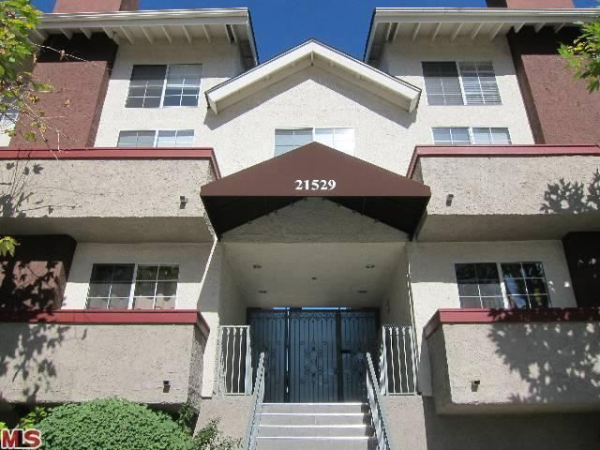 21529 Saticoy St #107, Canoga Park, CA 91304 