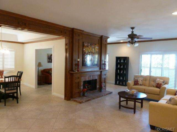 5240 Zelzah Avenue #204, Encino, CA 91316 