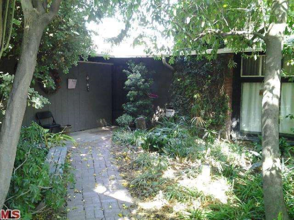 8450 Canby Ave, Northridge, CA 91325 