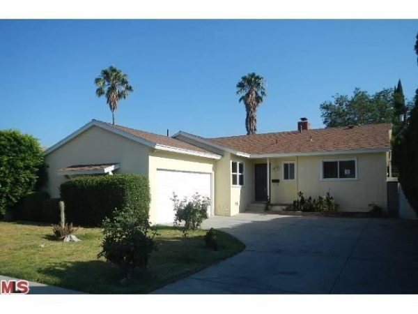 19607 Vose St, Reseda, CA 91335 