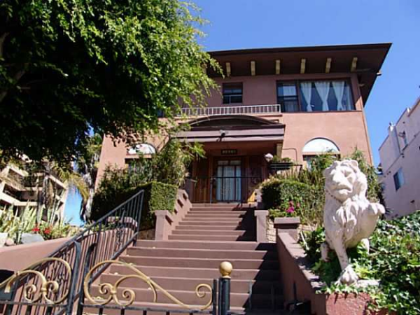 2465 Albatross St, San Diego, CA 92101 