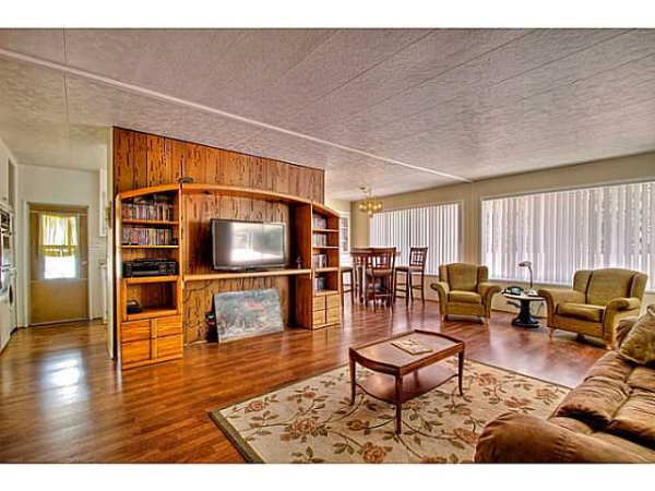 2438 East Vista Wy 3, Vista, CA 92084 