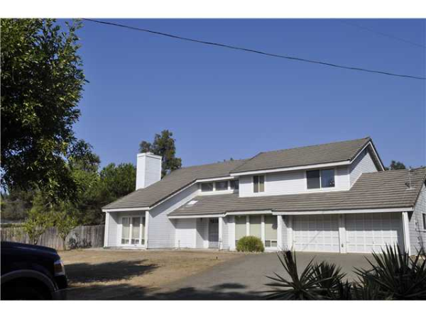 1030 Ora Avo Dr, Vista, CA 92084 