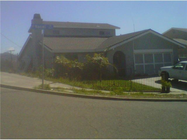 1095 Naomi Dr, Vista, CA 92083 