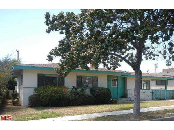 10513 S 8th Pl, Inglewood, CA 90303 