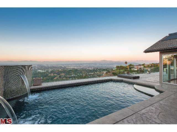 8647 Edwin Dr, Los Angeles, CA 90046 