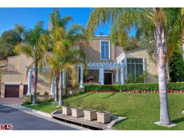 2679 Astral Dr, Los Angeles, CA 90046 