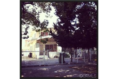 911 W. 40th Pl, Los Angeles, CA 90037 