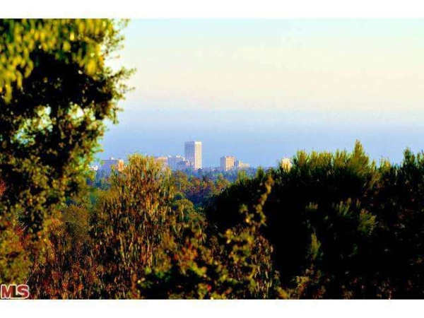 12447 Deerbrook Ln, Los Angeles, CA 90049 