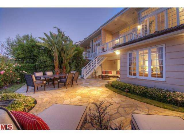 2226 The Terrace, Los Angeles, CA 90049 