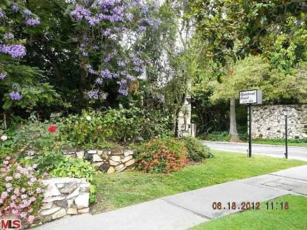 287 S Barrington Ave #G5, Los Angeles, CA 90049 