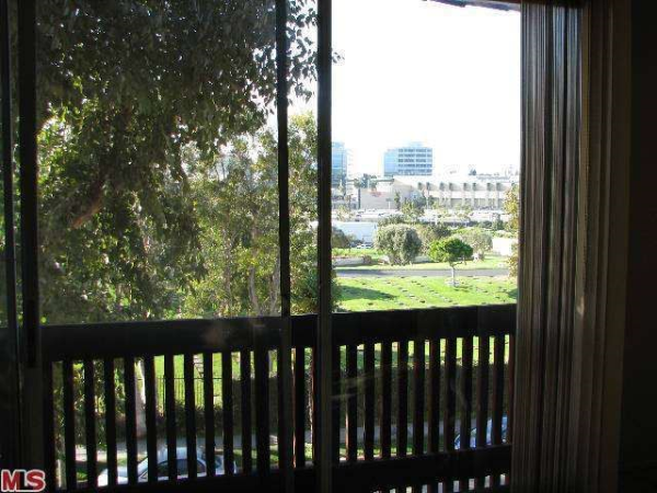 5875 Doverwood Dr #303, Culver City, CA 90230 