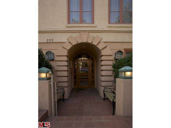 235 S Gale Dr #204, Beverly Hills, CA 90211 