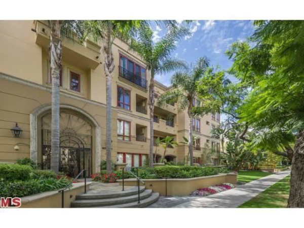 411 N Oakhurst Dr #210, Beverly Hills, CA 90210 