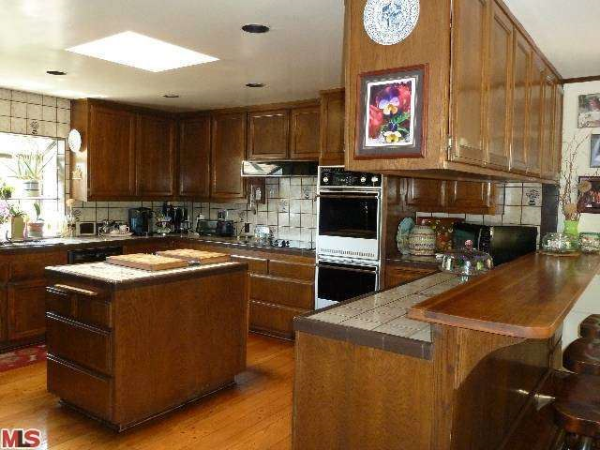 9647 Heather Rd, Beverly Hills, CA 90210 