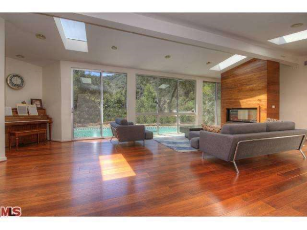 9875 Rimmele Dr, Beverly Hills, CA 90210 