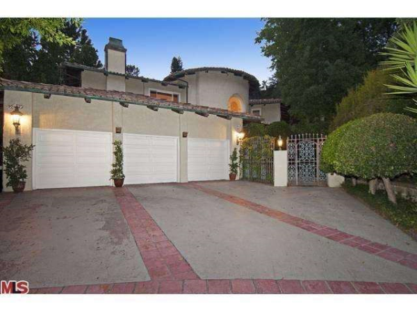 3183 Abington Dr, Beverly Hills, CA 90210 
