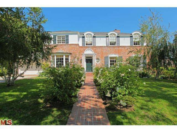 704 N Oakhurst Dr, Beverly Hills, CA 90210 