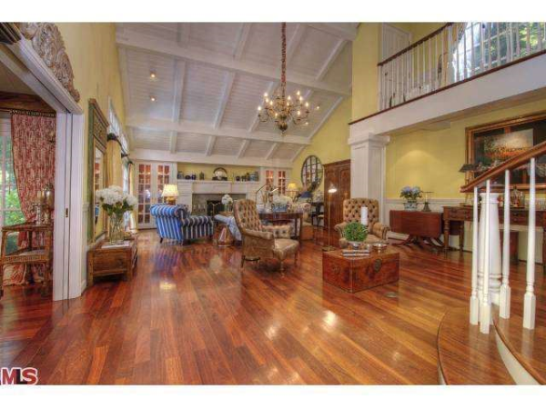 2844 Hutton Dr, Beverly Hills, CA 90210 