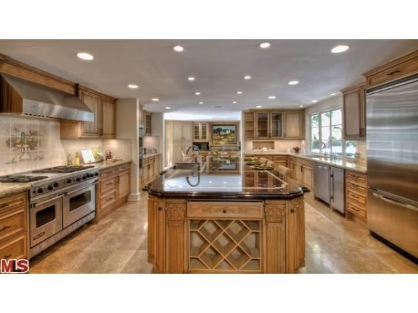 818 N Whittier Dr, Beverly Hills, CA 90210 