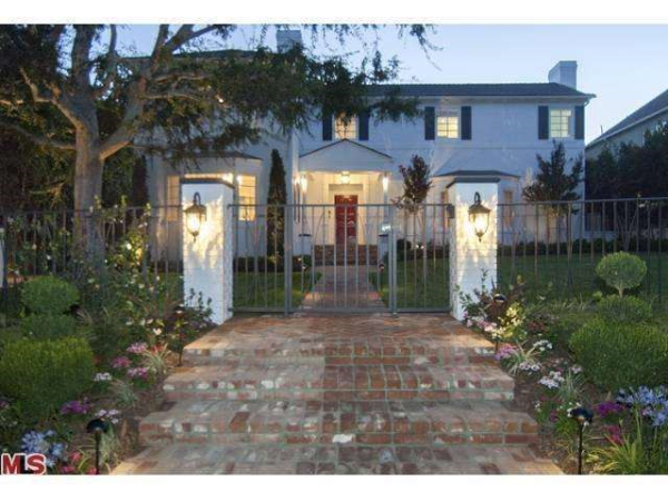 629 N Oakhurst Dr, Beverly Hills, CA 90210 