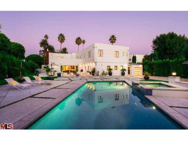 825 N Roxbury Dr, Beverly Hills, CA 90210 