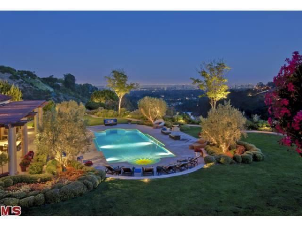 9904 Kip Dr, Beverly Hills, CA 90210 