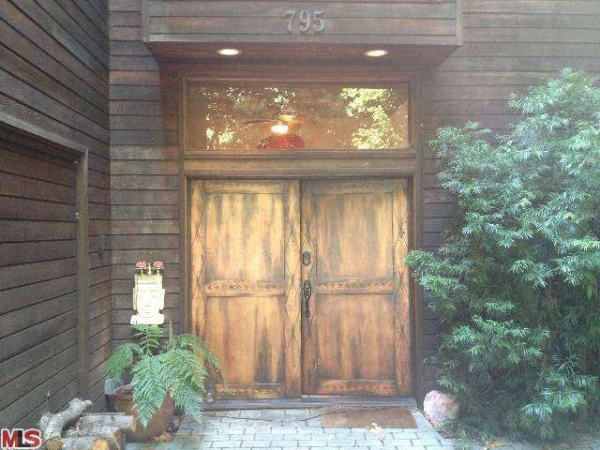 795 N Beverly Glen, Los Angeles, CA 90077 