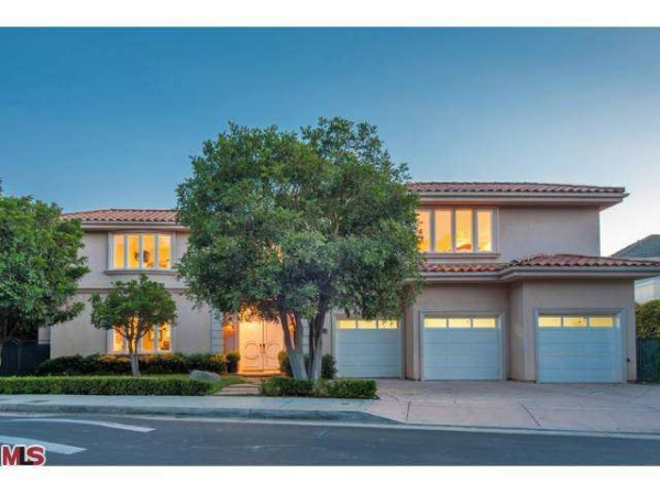 2239 Queensborough Ln, Los Angeles, CA 90077 