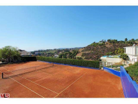 865 Stradella, Los Angeles, CA 90077 