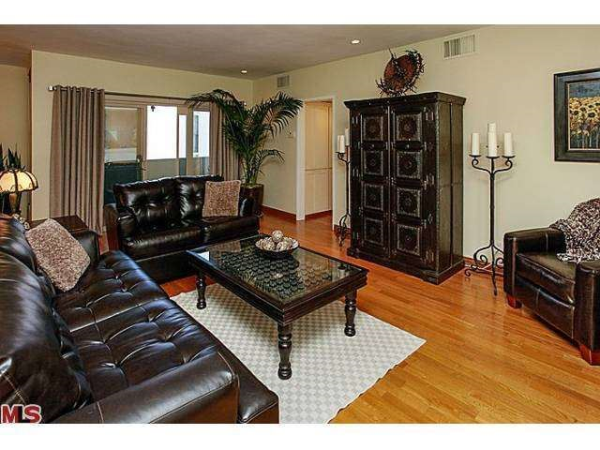 1110 Hacienda Pl #403, West Hollywood, CA 90069 