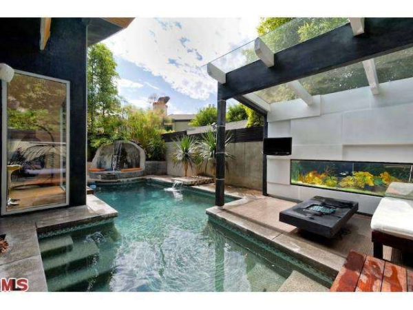 8920 Cynthia St, West Hollywood, CA 90069 