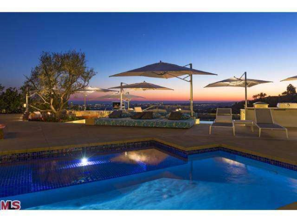 9249 Robin Dr, Los Angeles, CA 90069 