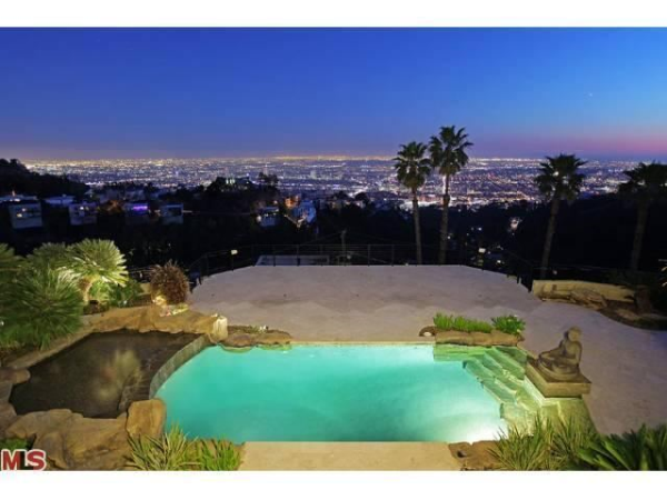 2100 Sunset Plaza Dr, Los Angeles, CA 90069 